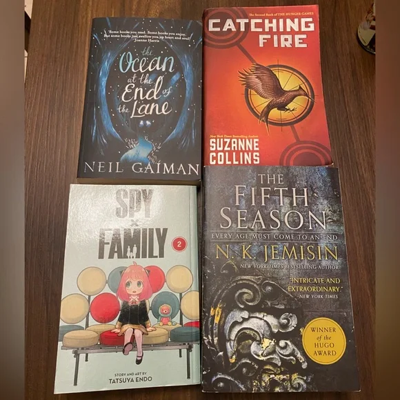 Random Book bundle - Picture 1 of 3